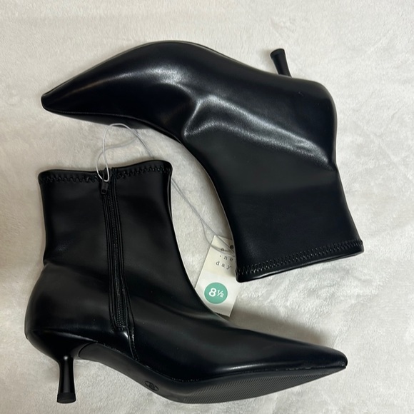 A New Day Black Heeled Boots with Sleek Design - Picture 1 of 11